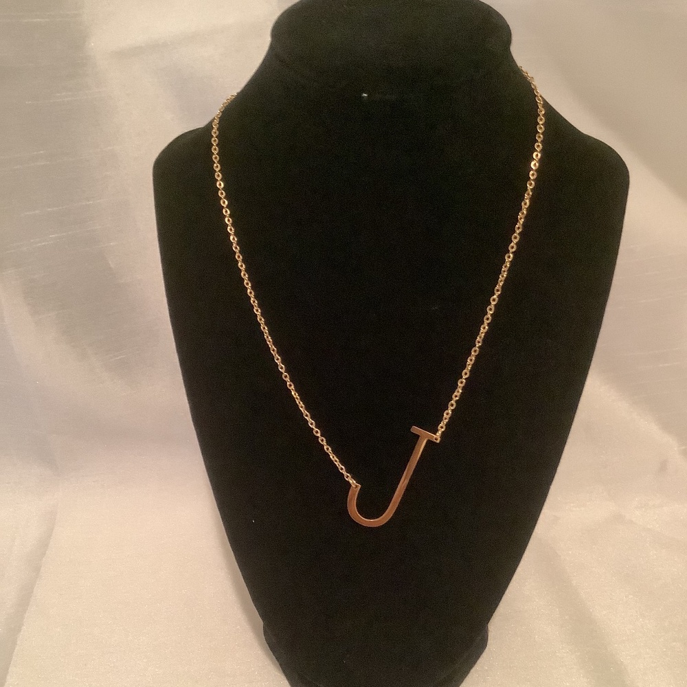 Gold toned J necklace